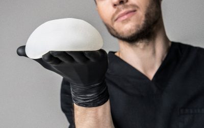 Nuevas advertencias para implantes mamarios